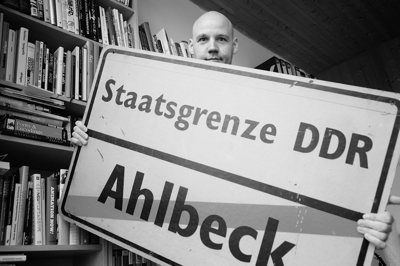 More information about "Traffic Sign Typefaces: East Germany"
